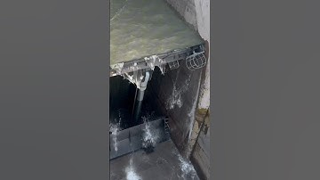 Dam opening gate