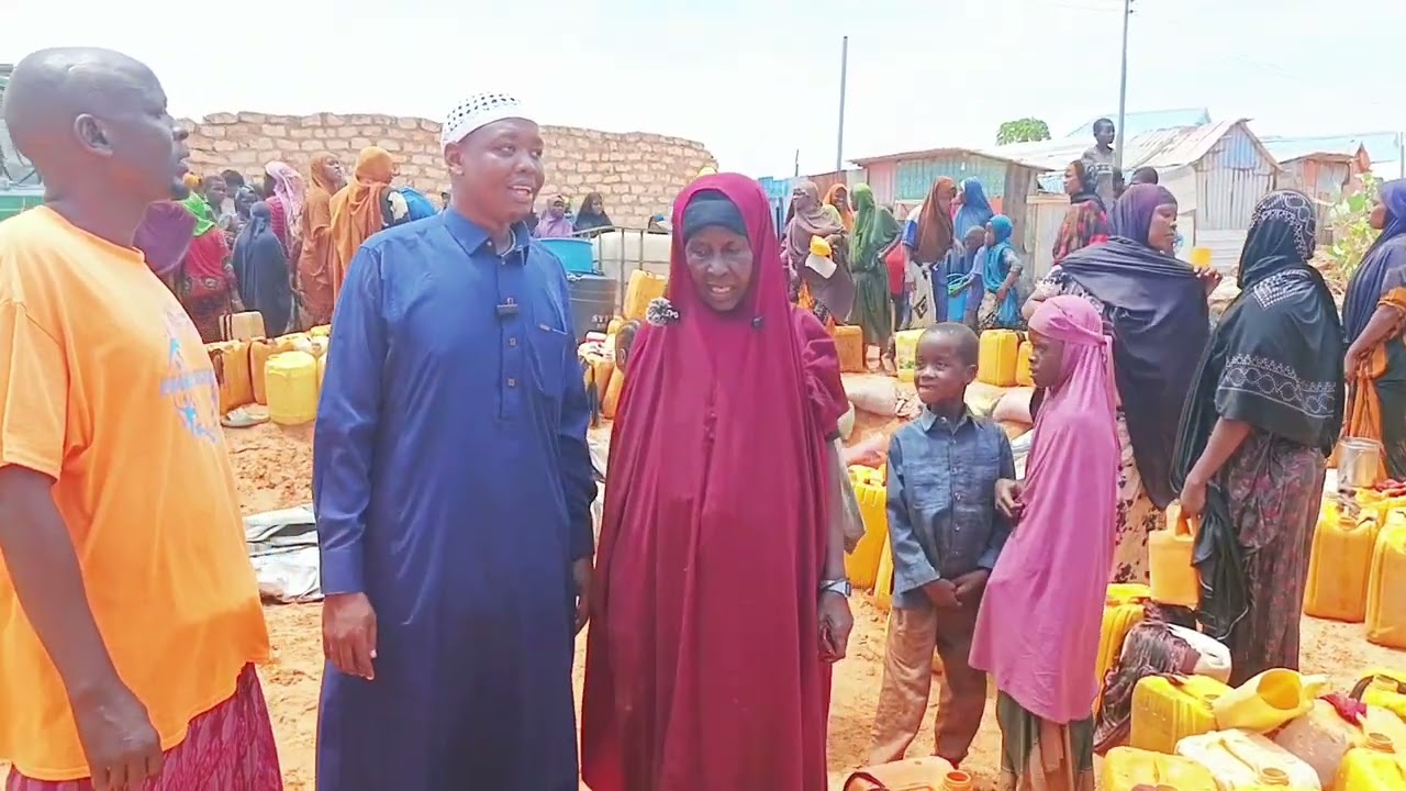 Team kaskey oo biyo dhaamin ansameeyen barakacyaasha magaalada kismaayo