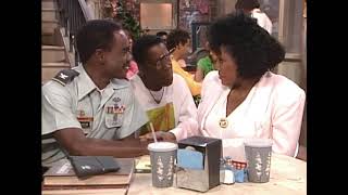 A Different World: 3x25 - Dwayne introduces his mother to his friends