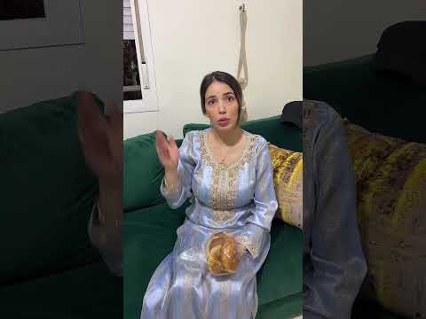 حنا كاناكلو الخبز البايت والمرقة بايتة ماعرفتش واش هادشي عندكم عادي ولا لا