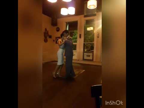 Caro Fernandez y Diego Burga - Que importa ( D’Arienzo / Echagüe)