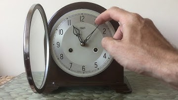 Smiths Enfield Bakelite ‘York’ striking clock, fully service and re-bushed, with original key