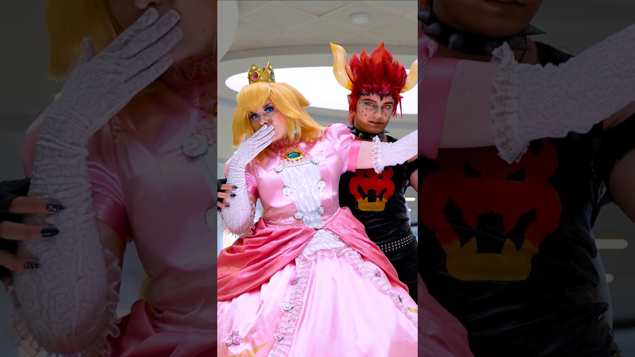 😍AMAZING Bowser and Princess Peach cosplays😱 spotted at MEGACON LIVE