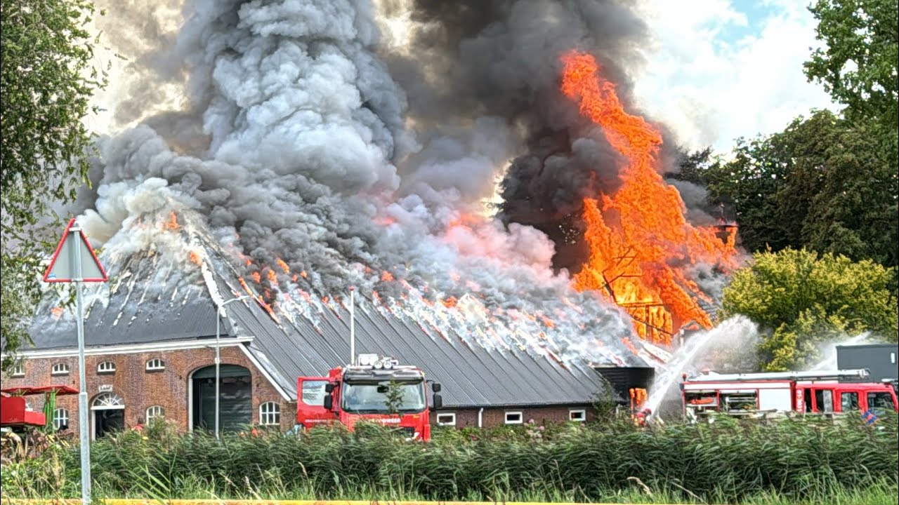 Zeer grote brand verwoest 3 schuren en een woonhuis in Godlinze!