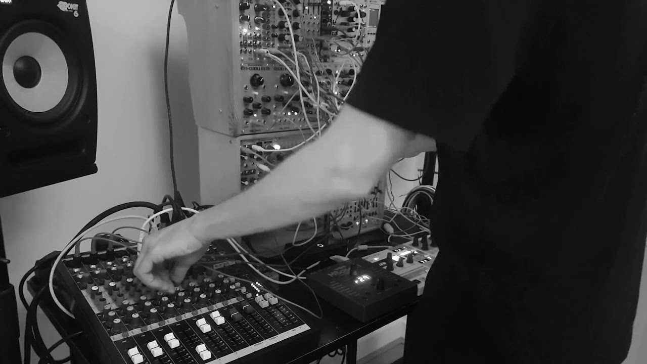 Hardware techno #17 / Modular, MBase 11