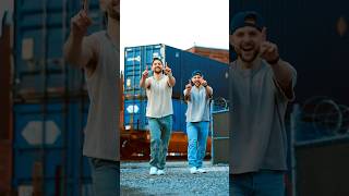 Happy Hump Day, you’re halfway there! dc: Everleigh Labrant “The Bar Song (Tipsy)” Dance - TWiNSAUCE