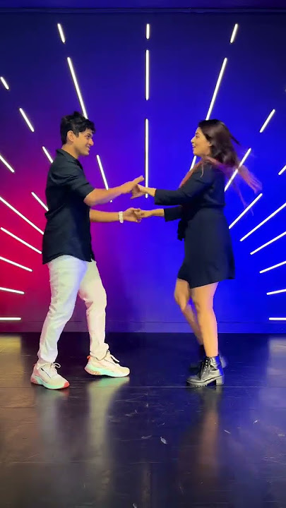 Salsa dance on Parda parda song #salsa #vickyandaakanksha #coupledance