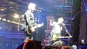 Offspring - Whole Lotta Rosie (AC/DC cover), Brisbane, Australia Offspring - Whole Lotta Rosie (AC/DC cover), Brisbane, Australia