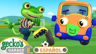 Todos vamos a jugar fútbol |  Garaje de Gecko | Carros para niños | Vídeos educativos