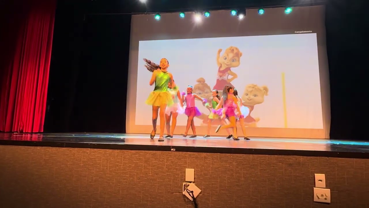 Coreografia: Esquiletes - Espetáculo de dança 2025