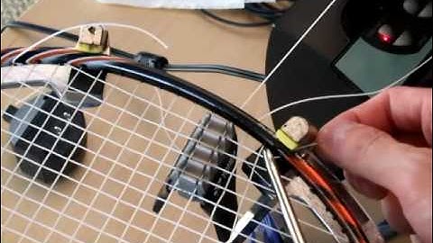 How to thread a shared hole - Badminton Stringing