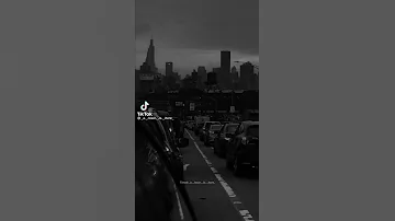 الباب مكسور ونافذتي ذوت قل للرياح العابثات تمتعي 