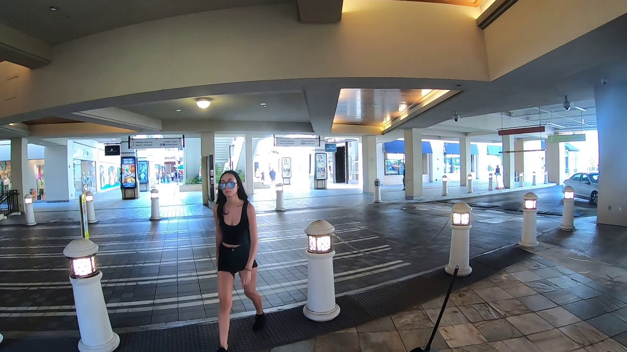 Honolulu Hawaii at the mall of Ala Moana video with my new GoPro 7 in 4k.