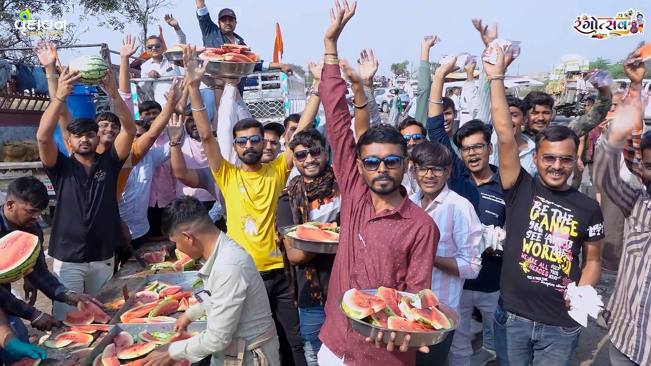 કડકડતા તડકામાં પદયાત્રીઓને તરબૂચ ખવડાવી ઠંડક આપતાં સેવાભાવી સેવકો | @AmazingDwarkaa