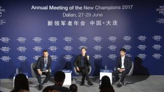 China 2017 - Press Conference: Artist Daan Roosegaarde Announces plans for the Smog-Free Bicycle