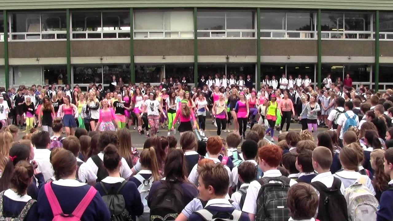 Woolooware High Year 12 Flashmob