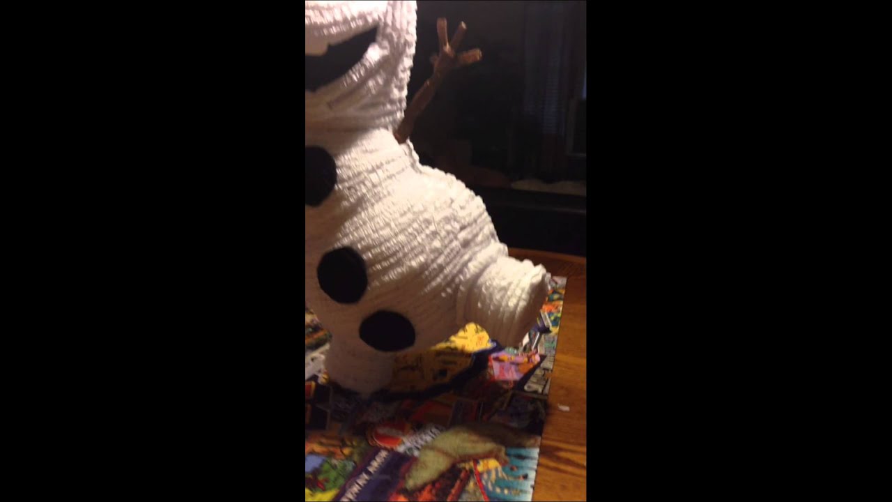 Frozen Olaf piñata