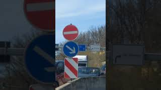 Fahrtrichtung Autobahn Siegen Kreisverkehr .. leider fehlt ein Stück