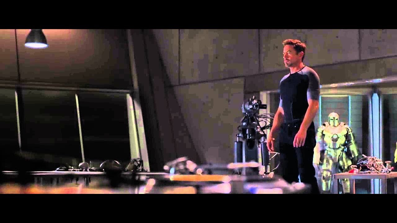 muñeco iron man bailando