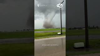 'Debris everywhere': Massive tornado rips through eastern Illinois town