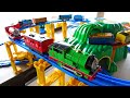 Thomas Plarail Railway Toy ☆ Mountain, tunnel, railroad crossing dynamic course