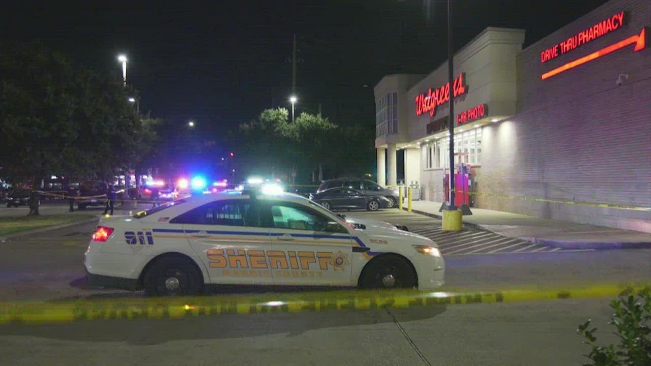 Walgreens security guard tells deputies he was attacked shortly before he shot and killed  - Walgreens security guard tells deputies he was attacked shortly before he shot and killed man
