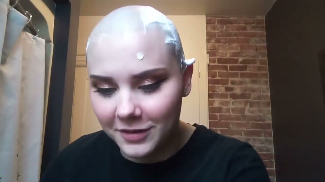 Angelina Q: Bald Girl Shaves her Head (YT Original)
