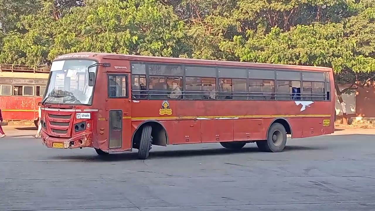 Sangamner Msrtc Bus Stand #msrtc #bus #travel #vehicles #transport #lalpari #sangamner #nagar #old 