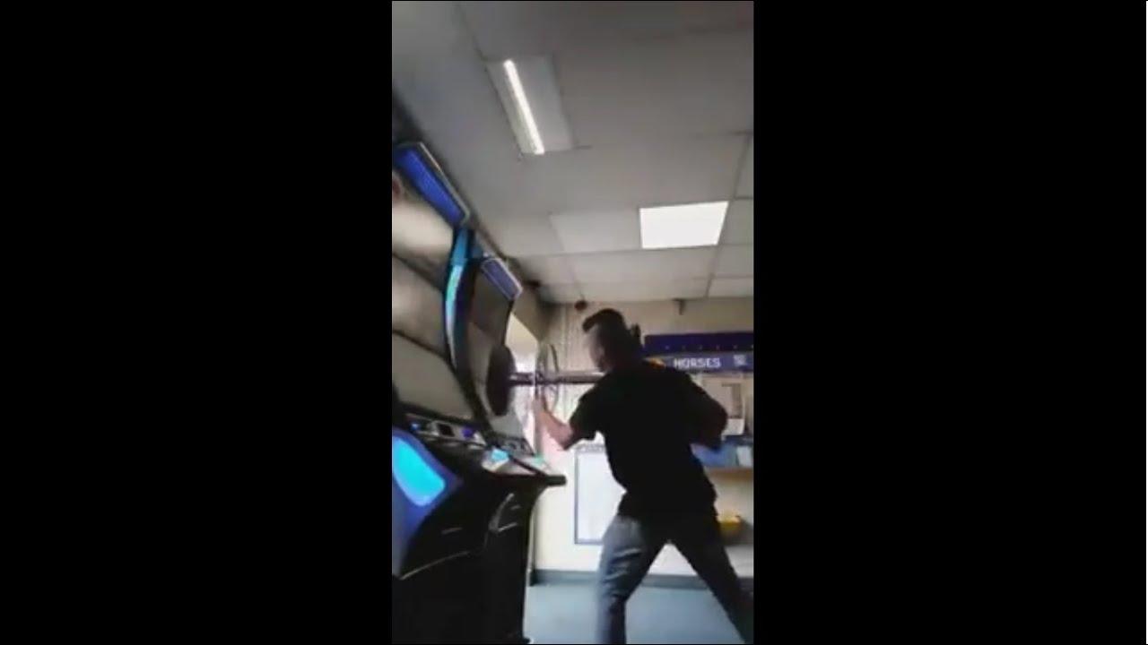 Angry Guy smashing slots machines after losing 1000 pounds - YouTube