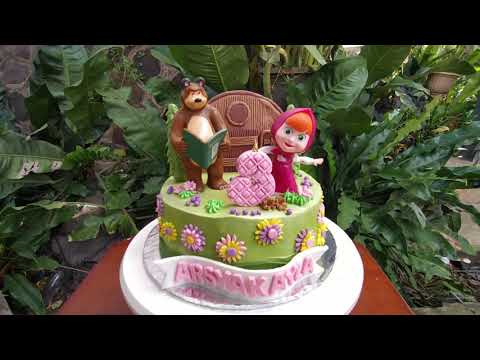 Kue ukuran 18cm Follow ig @naqicake #kueultah #masha #mashaandthebear #kueultahanak #perempuan.. 