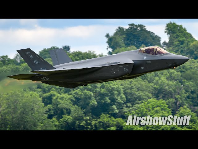 Incredible Takeoff!! USAF F-35A Lightning II Demo  - Spirit of St. Louis 2022