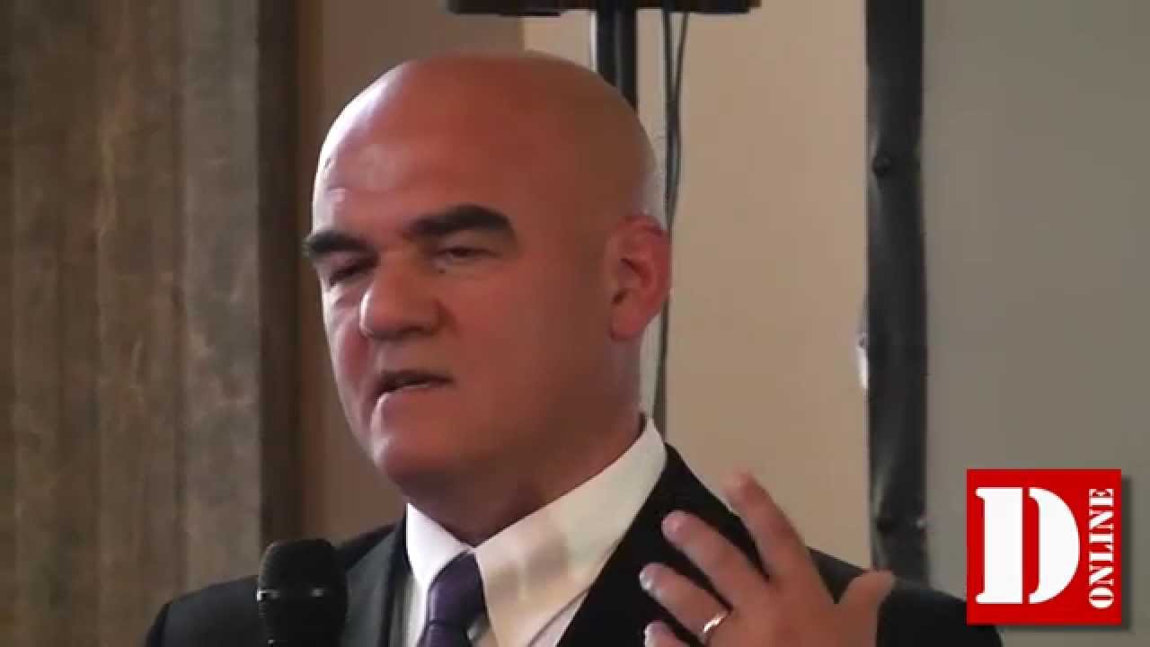 Il generale Gianmarco Bellini dona all'AM il giubbotto della prigionia