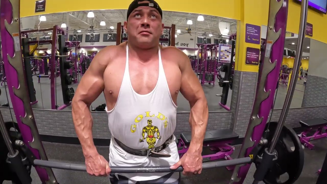 Planet fitness shoulder workout with the Smith Machine 