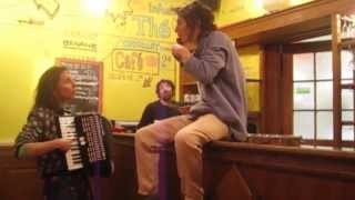 La Boca Abierta - Instantanés - Chansons improvisées au bar du TCI, Paris -1 chords