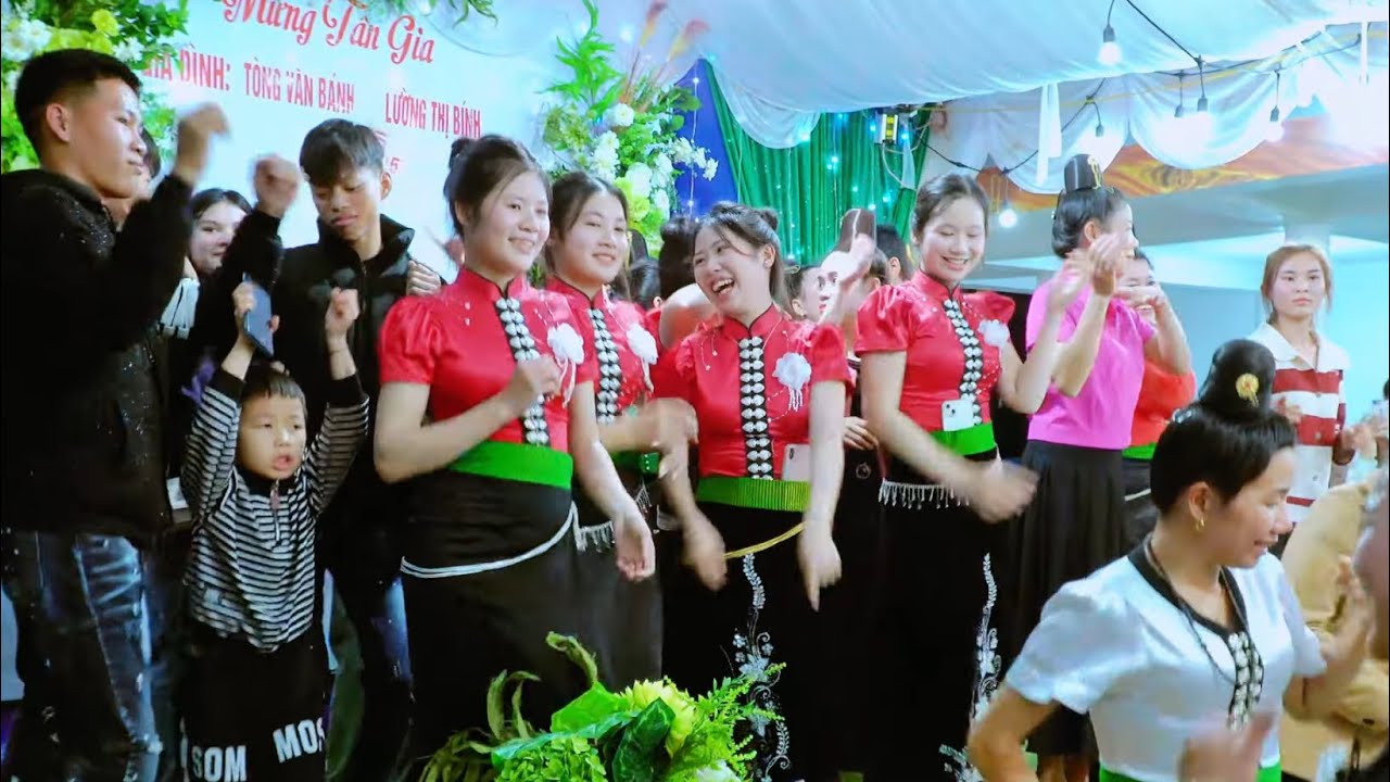 Nhảy đẹp quá mừng tân gia ông bà Tòng Văn Bánh + Lường Thị Bính Bản Lè Chiềng Khoong Sơn La.