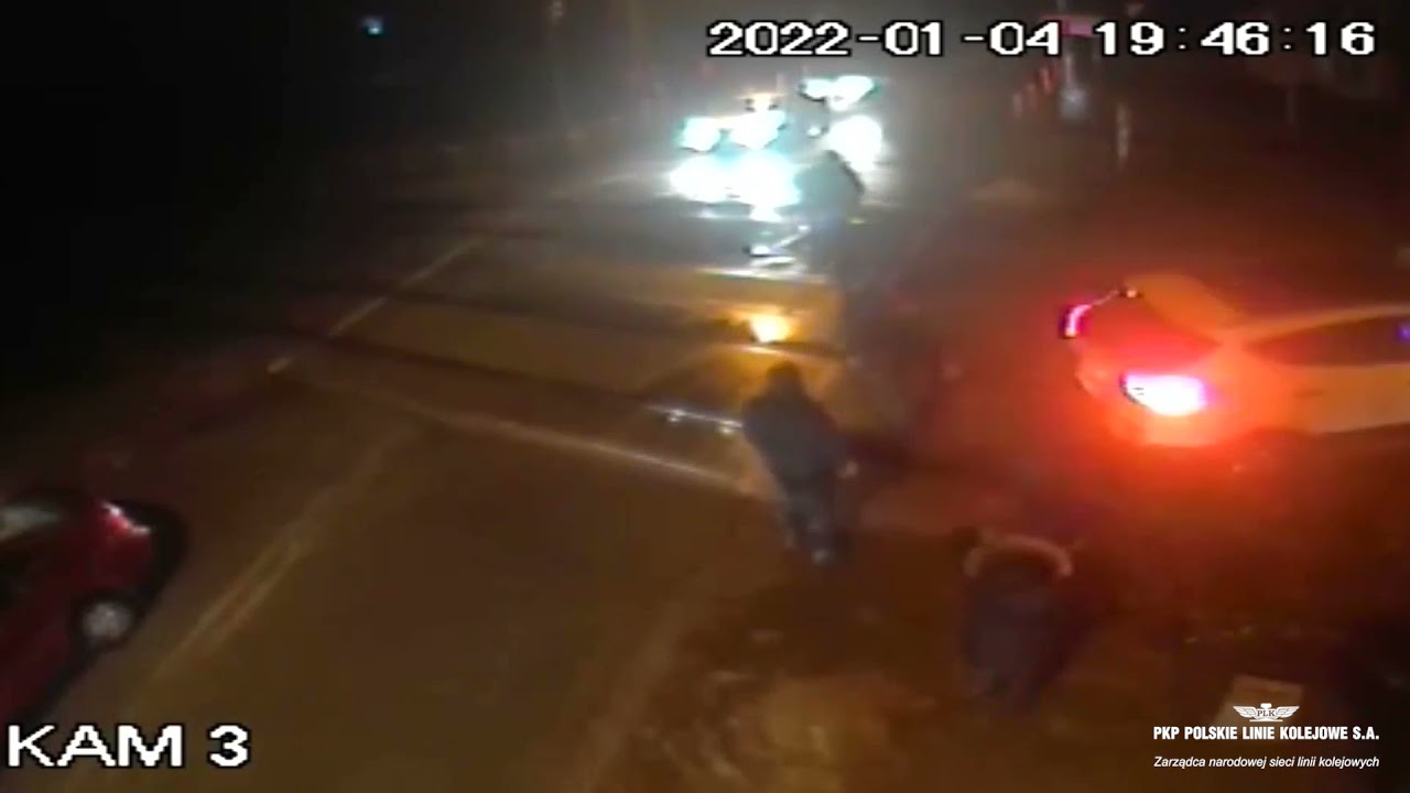 Rudzienice Suskie: niebezpieczny manewr na przejeździe