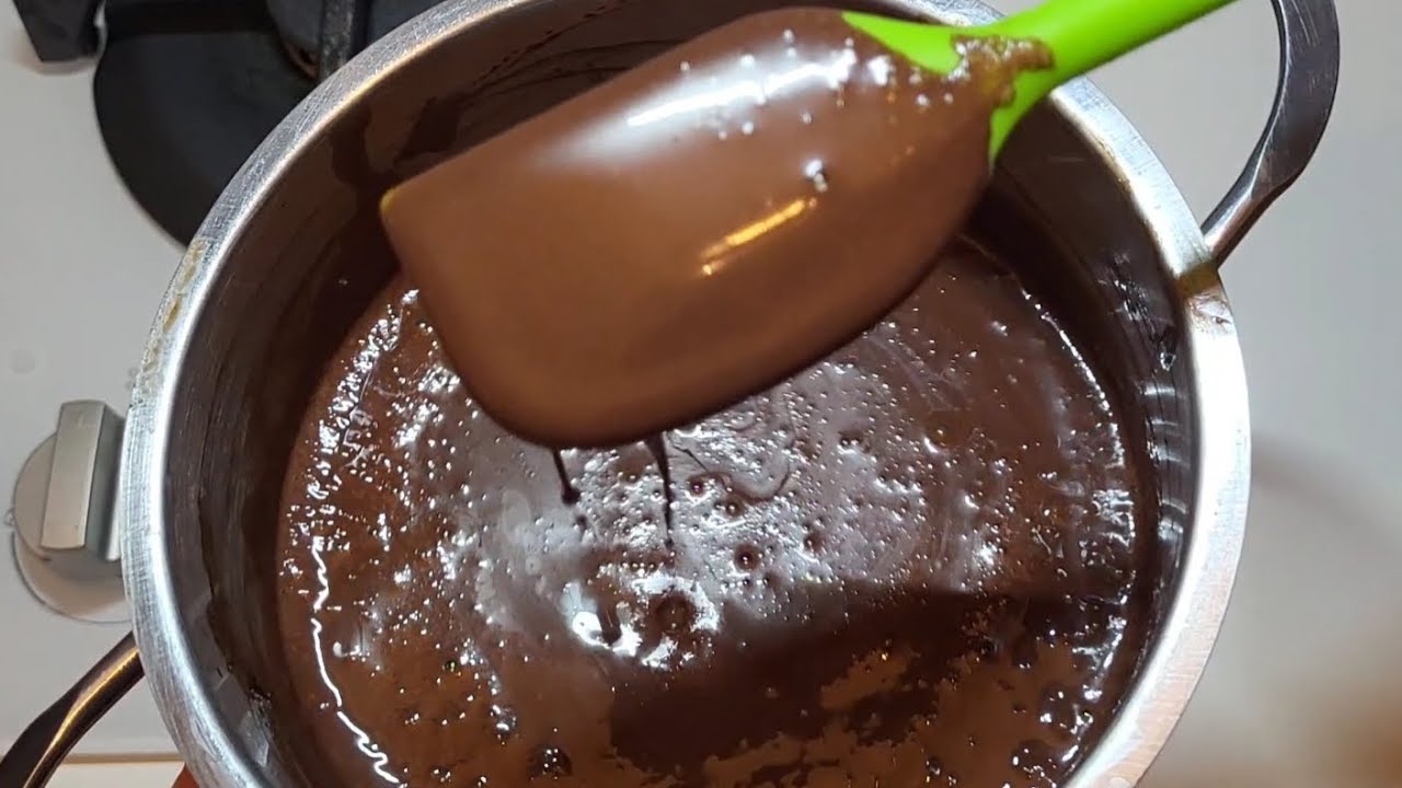 Glassa Liscia e Versatile al Cioccolato Fondente o Cioccolata Calda???