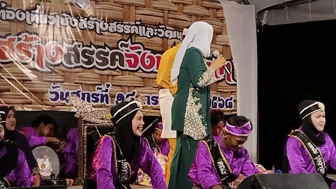 ไซนุง วัง ร้องเพลงตลกๆ ที่ตลาดนัดโกตาบารู งานโครงวัฒนธรรม เชิงท้องเที่ยว ดีเกผอ.ยูนุห์ ตุยง