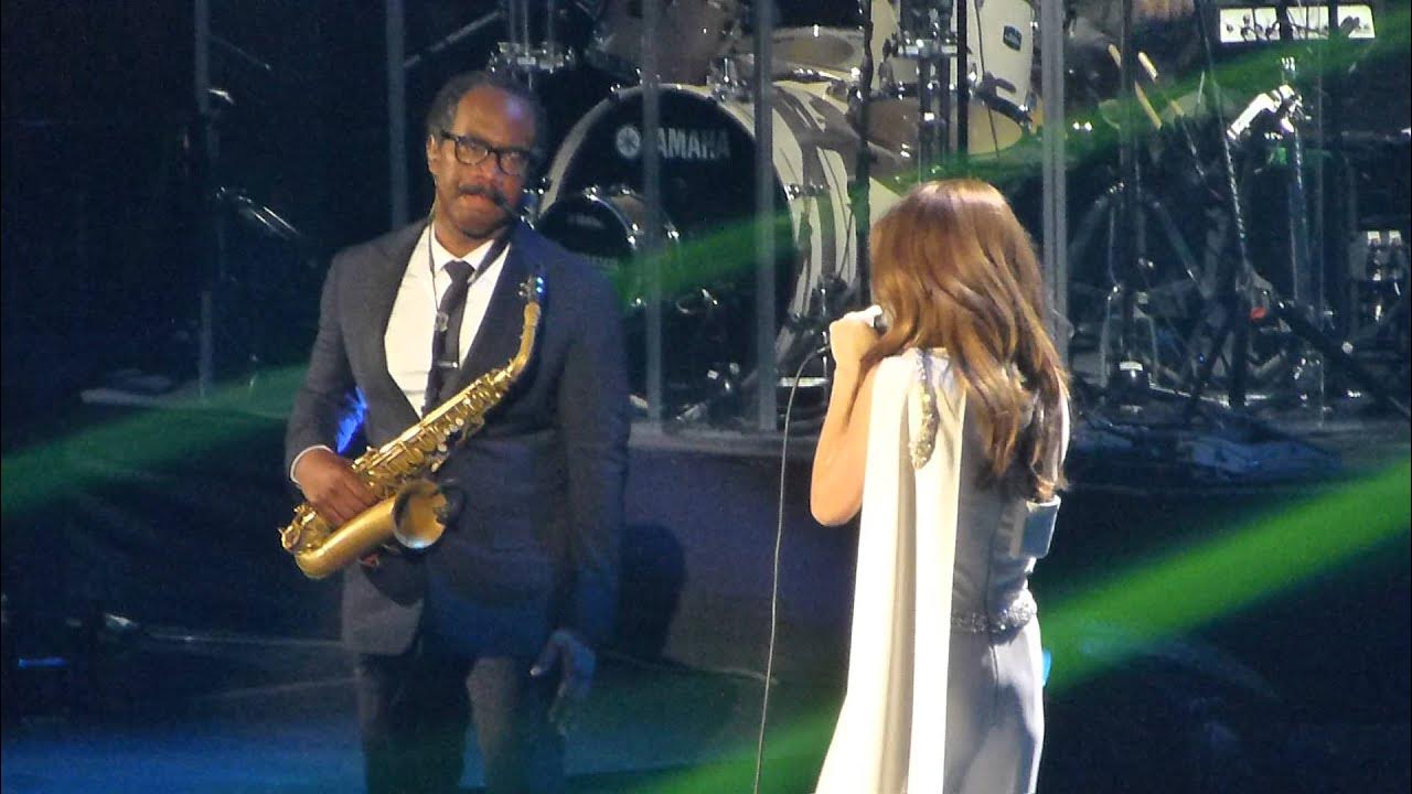Céline Dion - Je Sais Pas, live @ Paris Bercy, 4 Dec 2013 Céline Dion - Je Sais Pas, live @ Paris Bercy, 4 Dec 2013