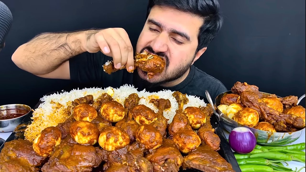 ASMR; EATING SPICY CHICKEN+EGGS CURRY WITH RICE+EXTRA GRAVY ｜｜ REAL MUKBANGNO TALKING