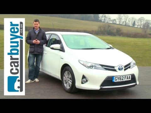 Toyota Auris hatchback 2013 review - CarBuyer