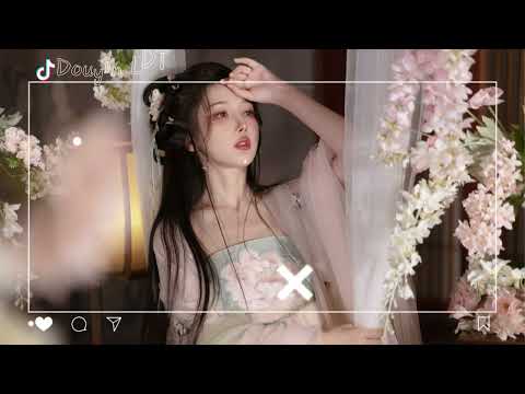 卓舒晨 - 走着走着花就开了 (抖音热播DJ版) Chúng Ta Bước Đi Hoa Liền Nở (Remix)『我们走着走着，风铃在你的窗口轻轻唱着歌』抖音2022火歌曲｜抖音最新流行歌曲