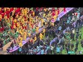 اقتحام وتخريب الجماهير السنغالية تعتدي على رجال الأمن بعد الاعلان عن ضرية جزاء للمنتخب المغربي 