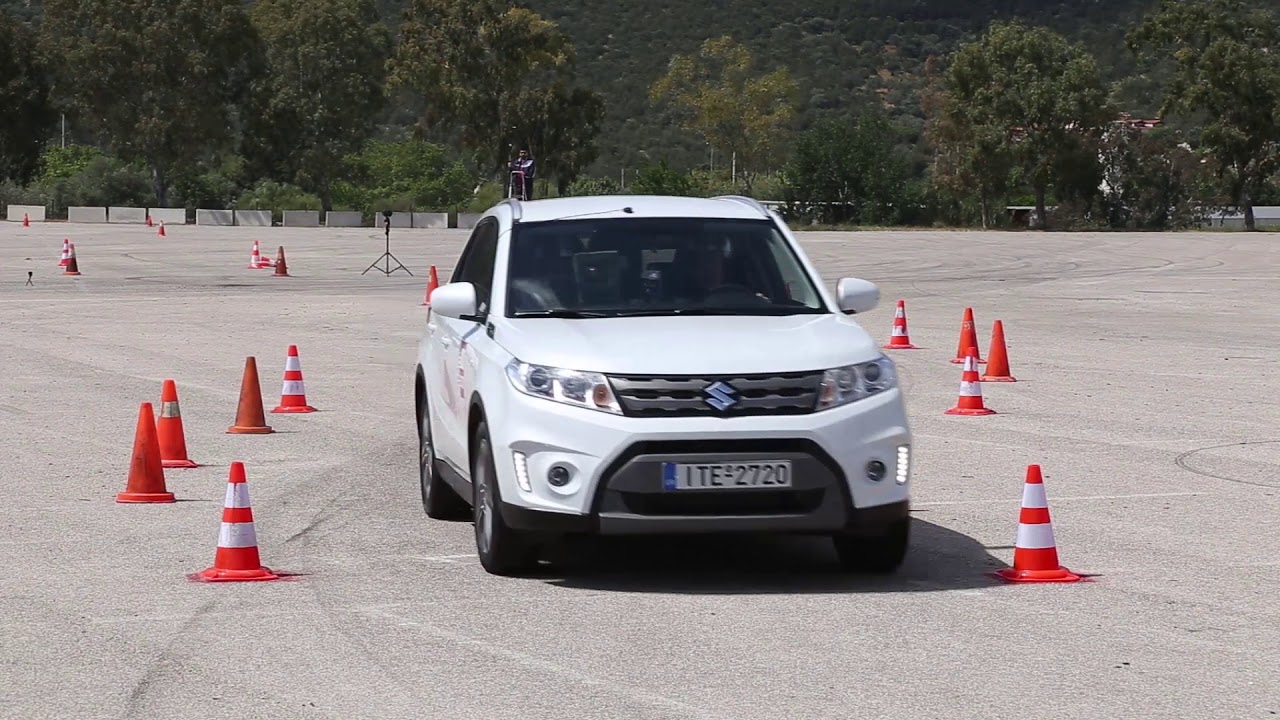 Suzuki Vitara Is Fast Around The Cones In The Moose Test