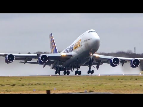 Captain's view Breakoff landing Amsterdam - Boeing 747-400