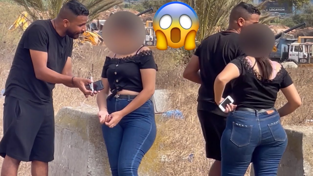 #مضحك ميمكنش ضربت ليها تلفون مع الأرض فيه تصاور ديال ماماها😂 تعصبات غليا #مقالب