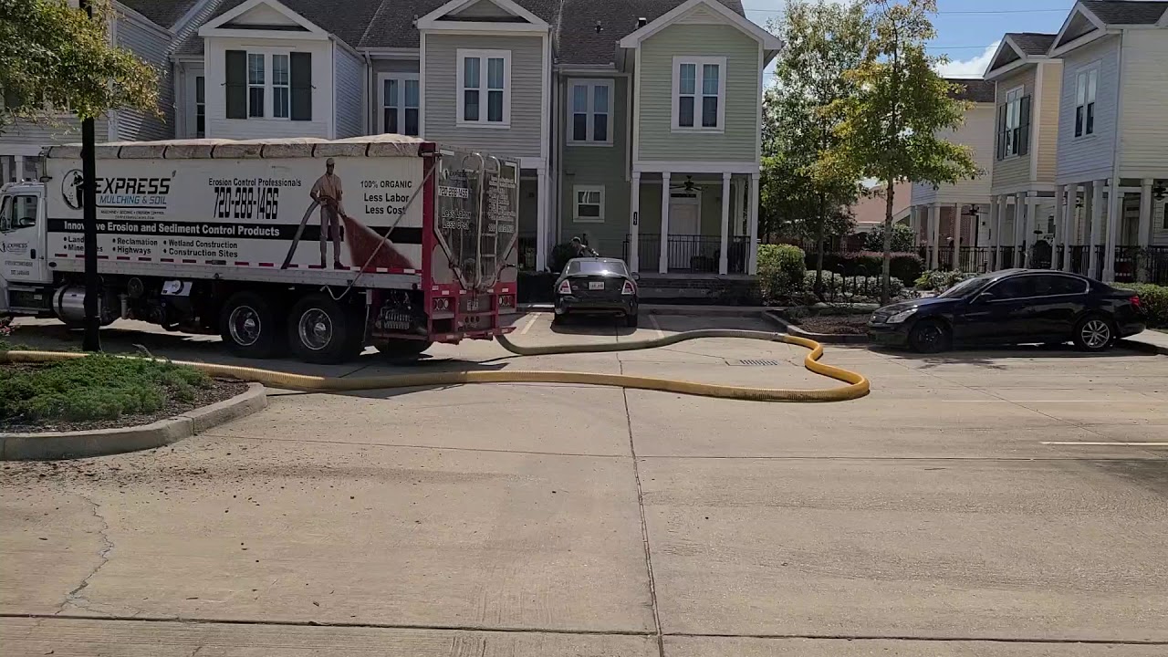 Express Mulching & Soil LLCBlowing Brown Mulch in New Orleans, LA