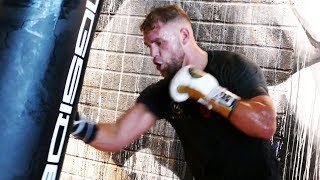 Billy Joe Saunders champion TRAVELLER TRAINING hard | Explosive bag work