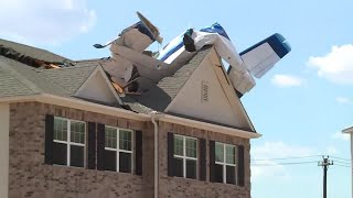 Small plane crashes into house in Georgetown, Texas