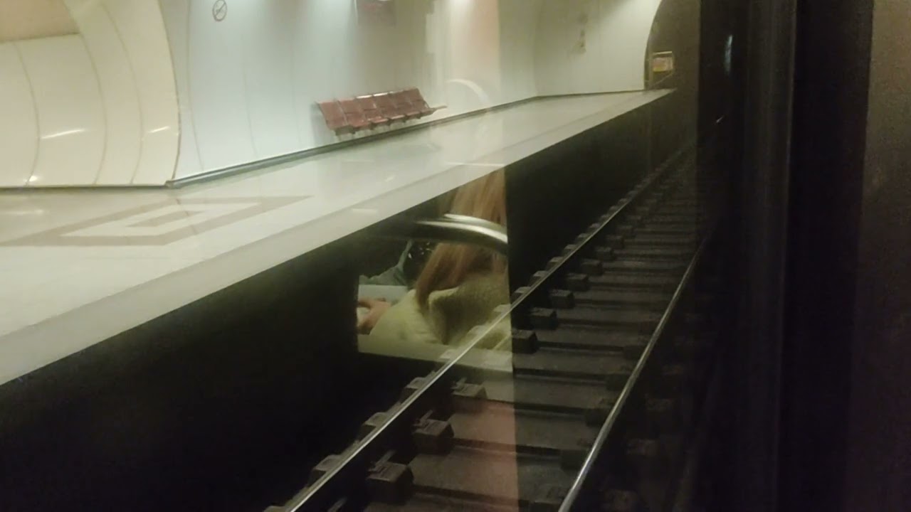 Ηλιούπολη έως Ανθούπολη με το μετρό.